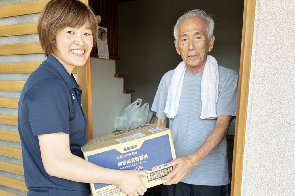 支援物資配布の様子