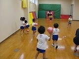 ボール遊び
