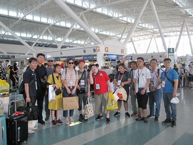 福岡空港で最後の写真撮影