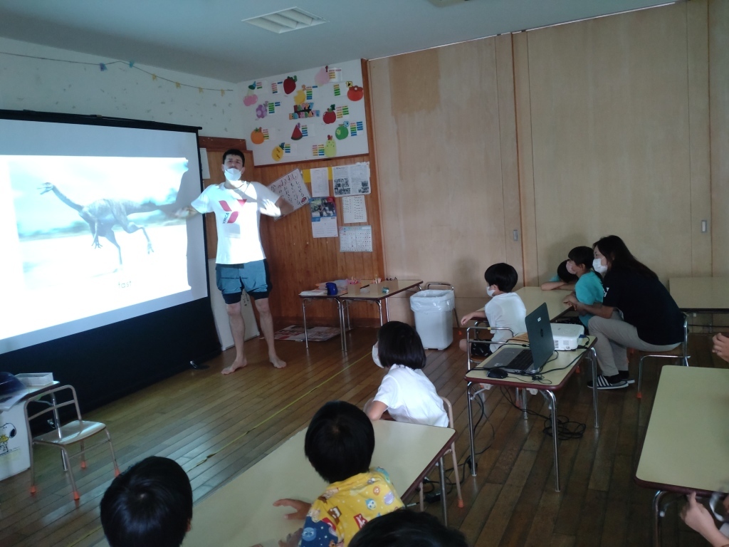 Learning about dinosaurs with Ulf