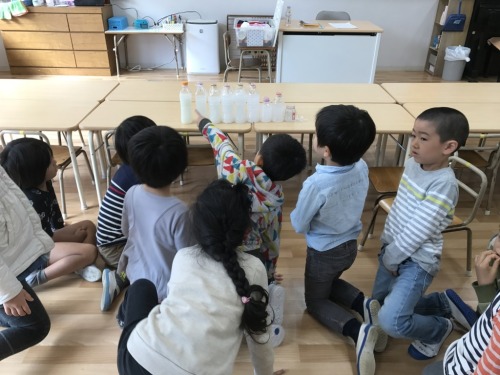 お米のとぎ汁の変化を観察しました