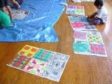 障子紙を染めています