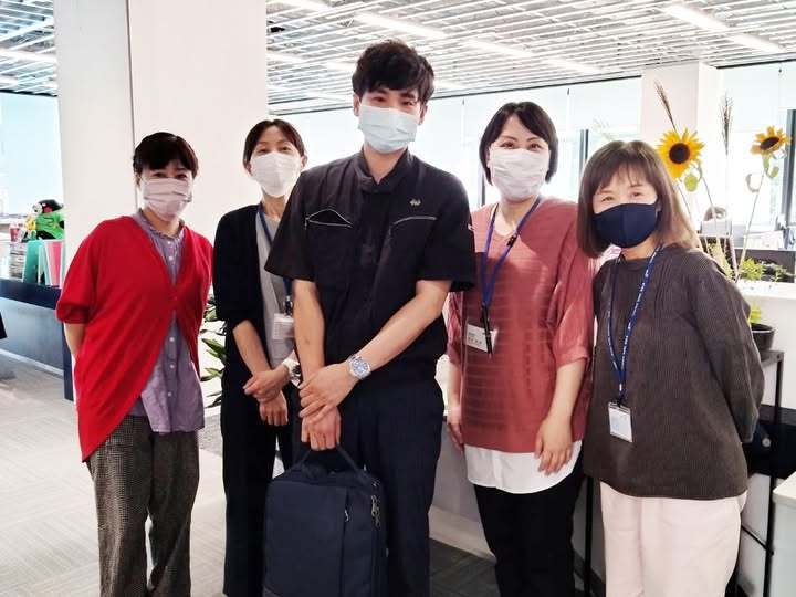 220908卒業生来校
