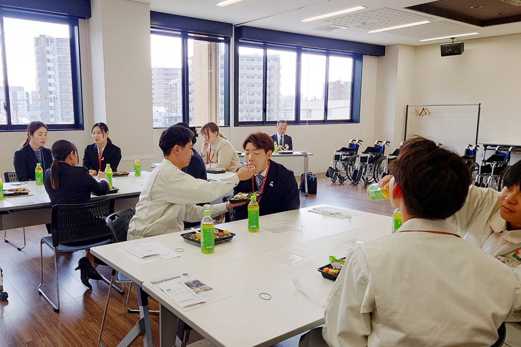 _01食事介助（岩永組様＋YMCA）