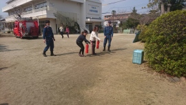 消す
