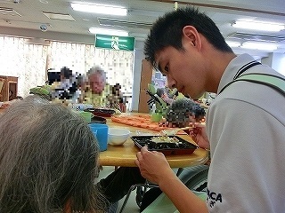 食事介助