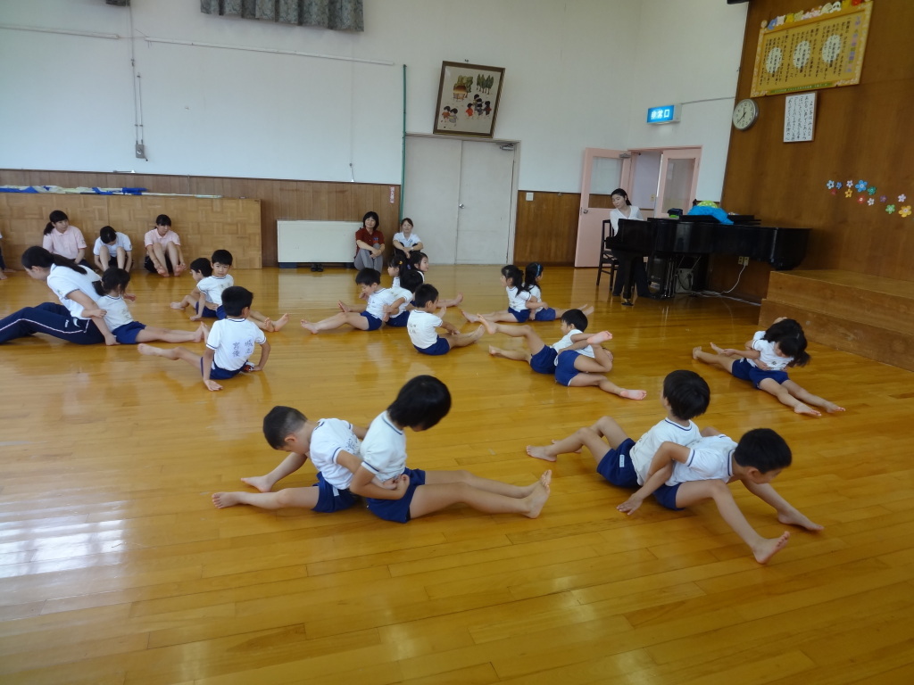 児童2年生　リトミック公開レッスン見学（YMCA水前寺幼稚園）