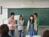 発表する学生