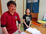 笑顔の中に緊張感